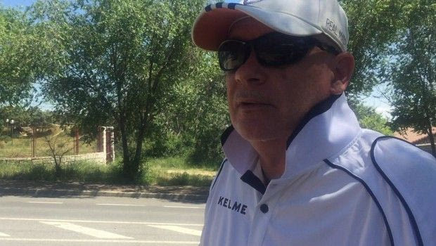 Θα περπατήσει 1.550 χιλιόμετρα για να βρεθεί στον τελικό του CL!