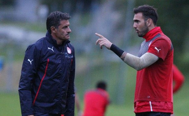 Συμπαίκτες Ρομπέρτο και Μπεργκ…