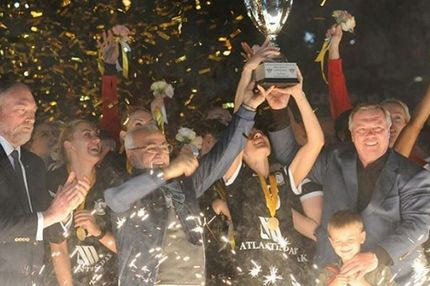 Βαρέθηκε να σηκώνει κούπες ο Ιβάν!