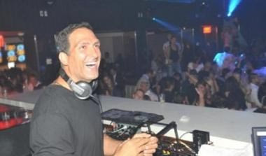 Ο Ρόνι Σεϊκέλι τώρα και dj! (videos)