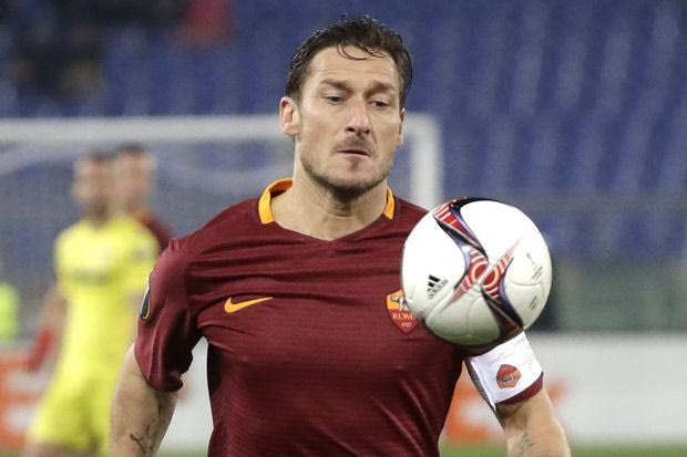 Δύο… Μιλανέζοι προσπαθούν να φέρουν τον Τότι στην ομάδα τους