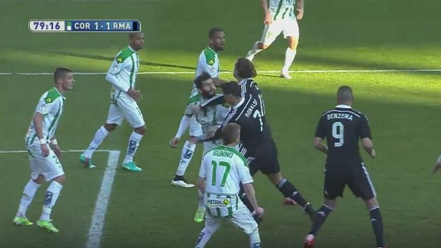 Όταν ο Κριστιάνο Ρονάλντο “κατεδάφιζε” τον Κρέσπο