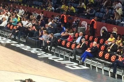 Έχασε την κούπα, τον… παράτησαν οι γυναίκες!