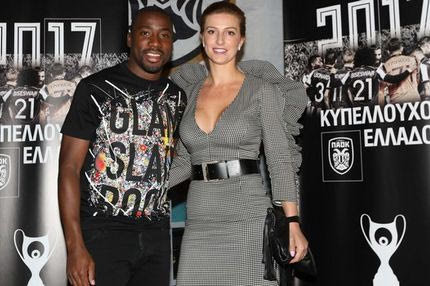 Σήκωσαν την κούπα οι σέξι Wags του ΠΑΟΚ!