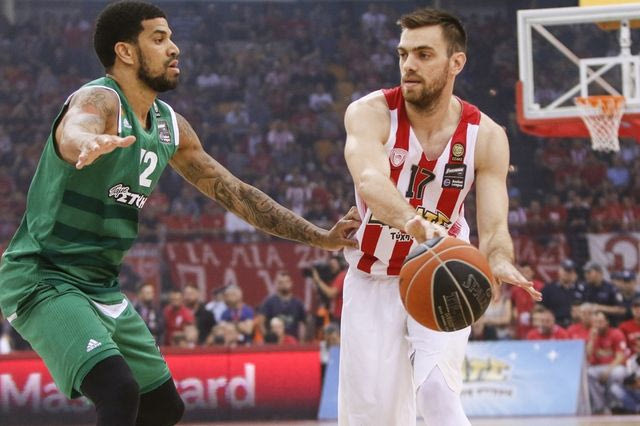 Χρειάζεται τη… σωστή πρόταση ο Μάντζαρης