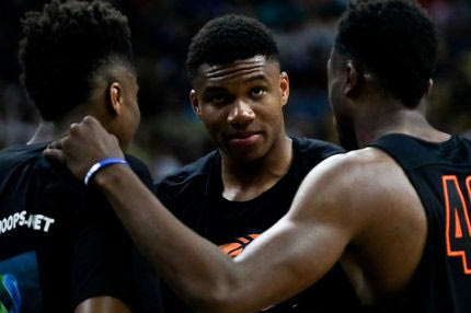 Το μήνυμα των Antetokounbros ακούστηκε παντού