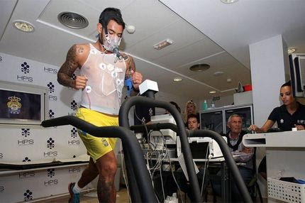 Μία ανάσα από Λιβάγια η ΑΕΚ!