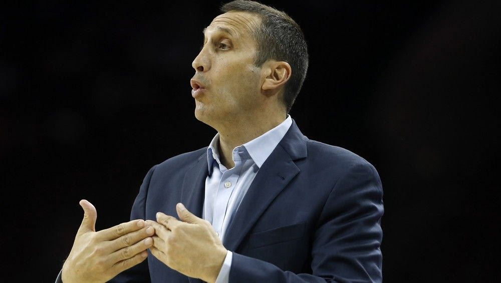 Η Μακάμπι παρακαλάει τον Μπλατ και τον “χρυσώνει” να γυρίσει