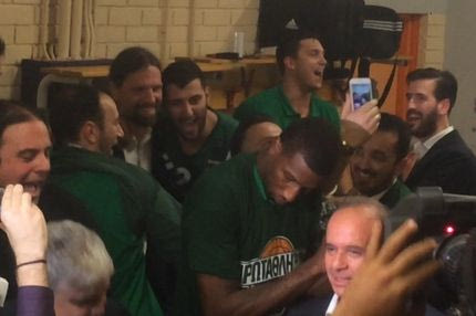 Έξαλλοι πανηγυρισμοί από Μπουρούση: “Σας γ@@@@@@ε μες στο Παλέ”