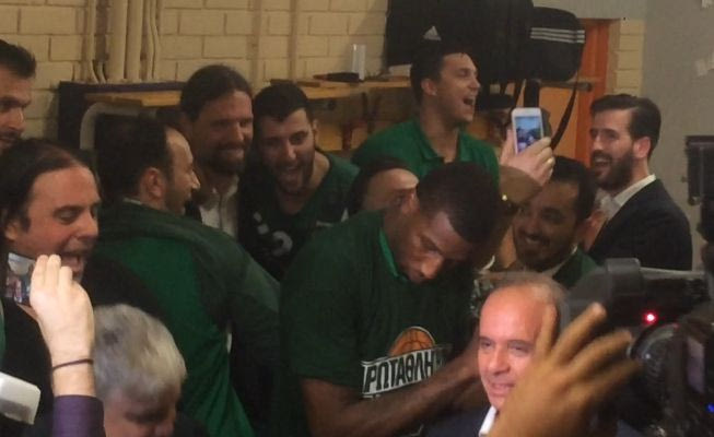 Έξαλλοι πανηγυρισμοί από Μπουρούση: “Σας γ@@@@@@ε μες στο Παλέ”