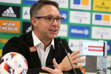 Ο Κάναντι απολαμβάνει τα νότια προάστια