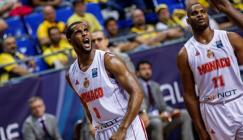 Ο νέος ξένος του Σάρας είχε προγαμιαίες σχέσεις!