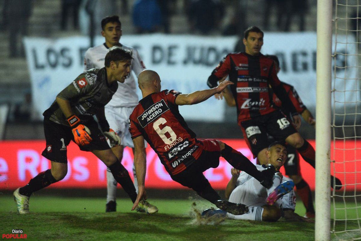 Τον πάτησε με τις τάπες στο κεφάλι και τον έστειλε στο νοσοκομείο!