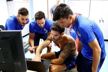 Στιγμές από την πρώτη του Ολυμπιακού