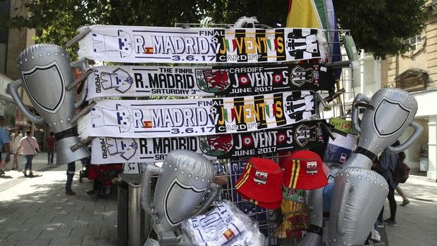 Το ζευγάρι Γιούβε-Ρεάλ φιγουράρει και σε… νυφικά!