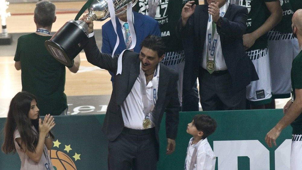 Έβαλαν τα κλάματα στη φιέστα Δημήτρης και Θανάσης