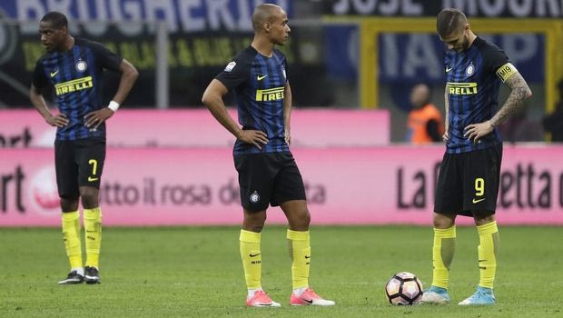 Τον πλήρωσε 35.000.000 ευρώ και βολτάρει με φανέλα… άλλης ομάδας!