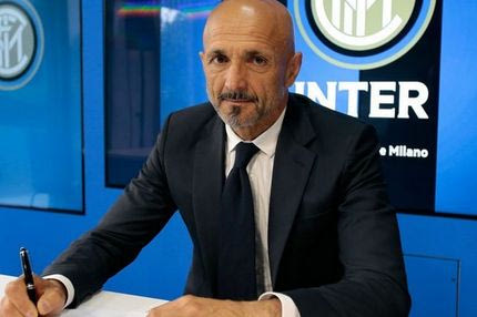 Η παρουσίαση του Σπαλέτι είχε και ολίγον από… Μανωλά