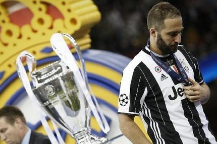 Έστησαν πάρτι με βεγγαλικά για την ήττα της Γιουβέντους!