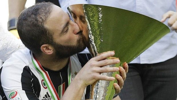 Η πληρωμένη απάντηση του Ιγκουαΐν σε… αναιδή ρεπόρτερ!