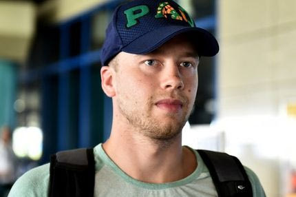 Ήρθε και πόζαρε με την πράσινη φανέλα ο Λεκαβίτσιους