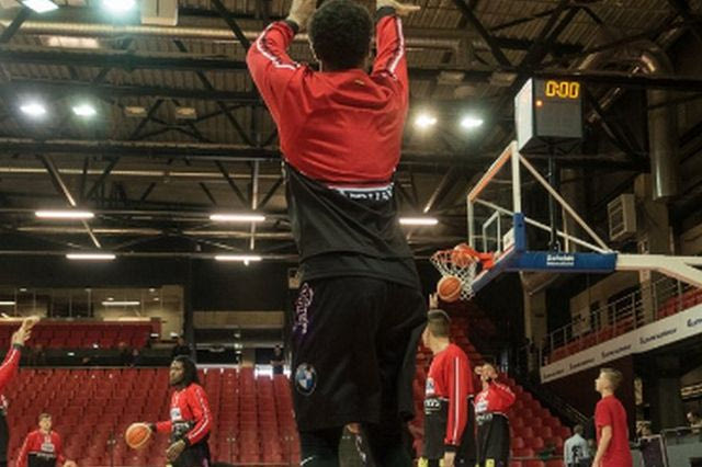 Ρατσιστικό παραλήρημα: “Όχι παραπάνω από δύο μαύρους σε κάθε ομάδα”