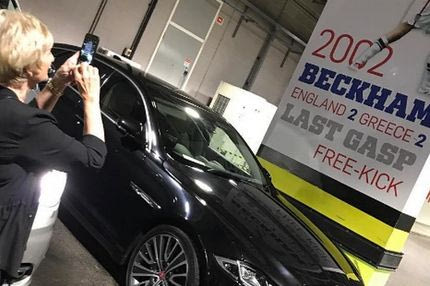 Η υπερήφανη μαμά του Μπέκαμ για το γκολ στην Ελλάδα