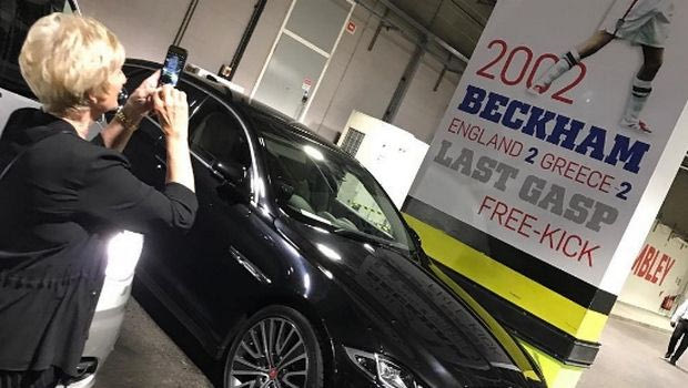 Η υπερήφανη μαμά του Μπέκαμ για το γκολ στην Ελλάδα