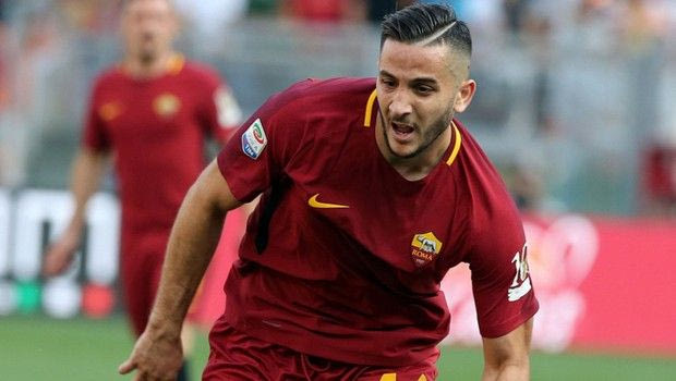 Το Facebook “πρόδωσε” την επιστροφή του Μανωλά!