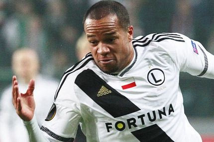 Στη Βαρσοβία ο Οφόε: “Καθαρίζει” κι έρχεται!