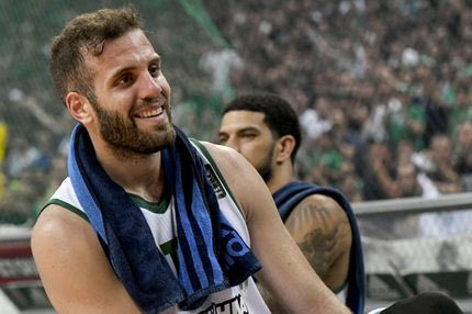 Video ενδεικτικό της τρέλας του Παππά για τα σκυλιά