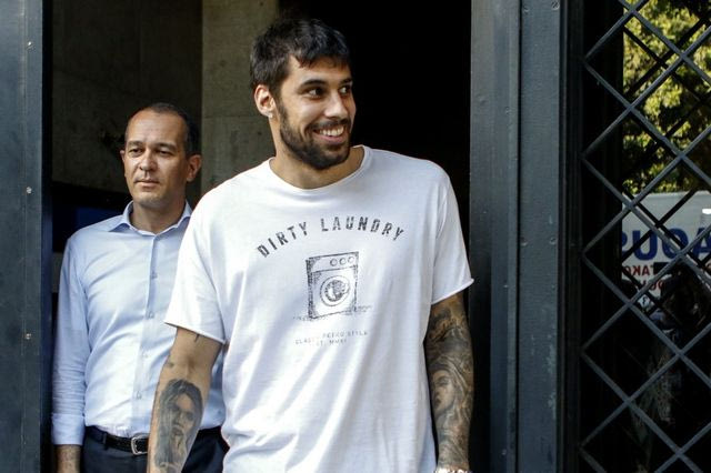 Το πλατύ χαμόγελο και το κλάμα του Πρίντεζη