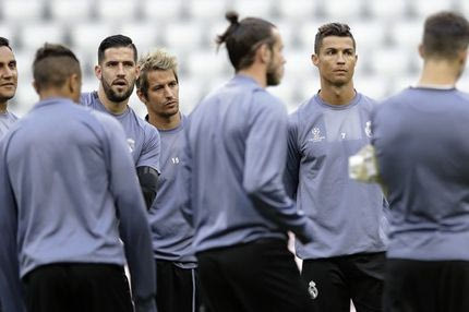 ΑΠΙΣΤΕΥΤΟ ρεκόρ: σηκώνει κούπα για κάθε 8 ματς που παίζει!