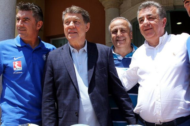 Ο διάλογος Ρεχάγκελ-Ρουβά που “έριξε” την αίθουσα από τα γέλια