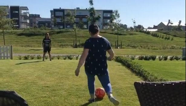 Η μαμά του Αϊντάρεβιτς πασάρει καλύτερα κι από τον γιο της!