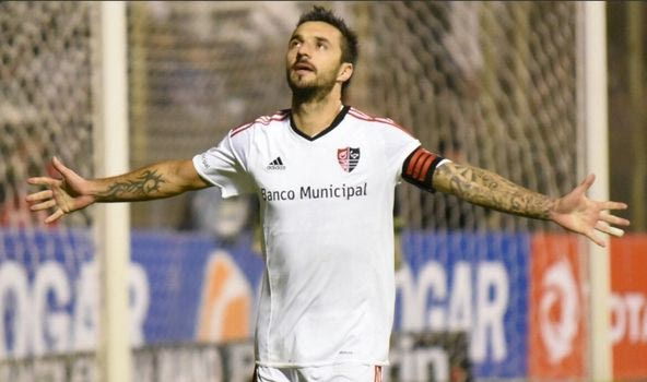 Κερδίζει χρόνο ο Σκόκο