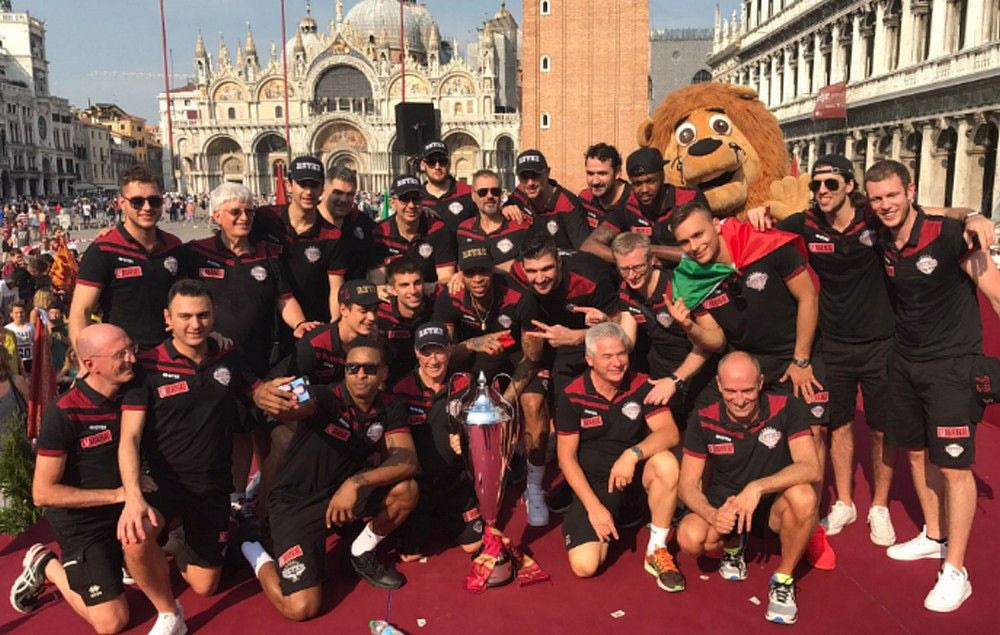 Το parade της Βενέτσια είναι το πιο τρελό απ’ όσα έχεις δει…