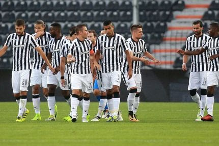 Άλλοι αρχηγοί για Έλληνες – ξένους