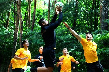 Βόλτα στο δάσος και αγώνας μπάσκετ για τους παίκτες του Χιμένεθ!