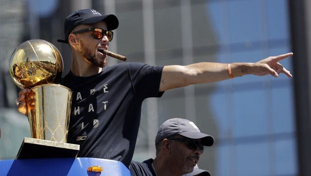 Τα πήρε όλα… κι έμεινε ο Curry!