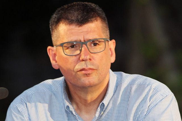 Ο Φιλίππου όπως δεν τον έχεις ξαναδεί: άφησε κι αυτός μουστάκι