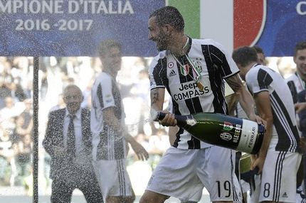 Το πρωτοσέλιδο της οργής για τον Μπονούτσι!