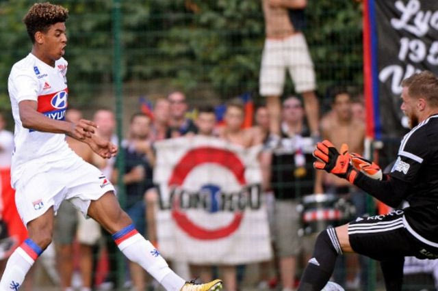 Η Λιόν έβαλε 15χρονο να παίξει