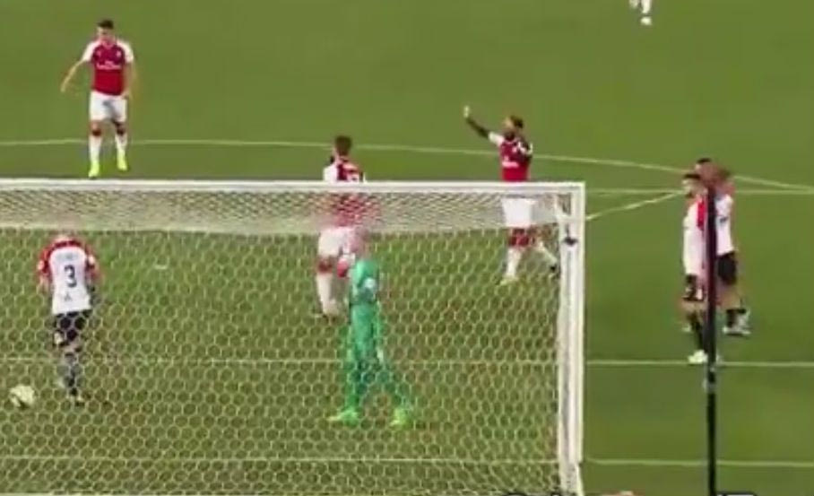 Ο Ζιρού αγνόησε επιδεικτικά τον Λακαζέτ και έβγαλε… κακία