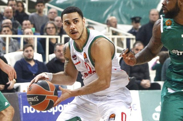 Τα βρόντηξε κάτω κι έφυγε για… Σέλτικς ο Λάρκιν