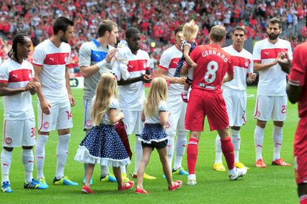 Πιο… οράνιε ο Ολυμπιακός, πιο… Γούλβς η Λίβερπουλ