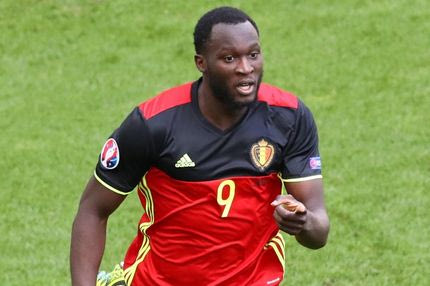 ΕΠΙΚΗ ΓΚΑΦΑ: Εφημερίδα μπέρδεψε τον Λουκάκου με γνωστό τραγουδιστή!