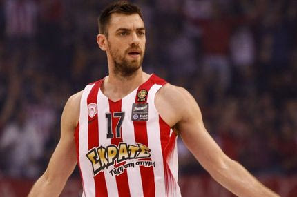 Οι καρδιές στη θέση τους για Μάντζαρη