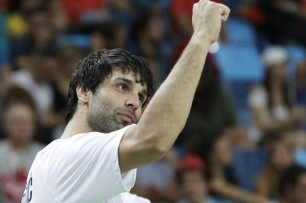 Έβαλε την υπογραφή στο χρυσό συμβόλαιο ο Τεόντοσιτς