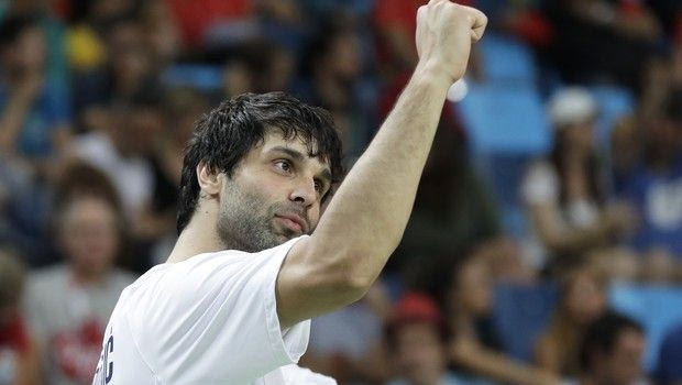 Έβαλε την υπογραφή στο χρυσό συμβόλαιο ο Τεόντοσιτς